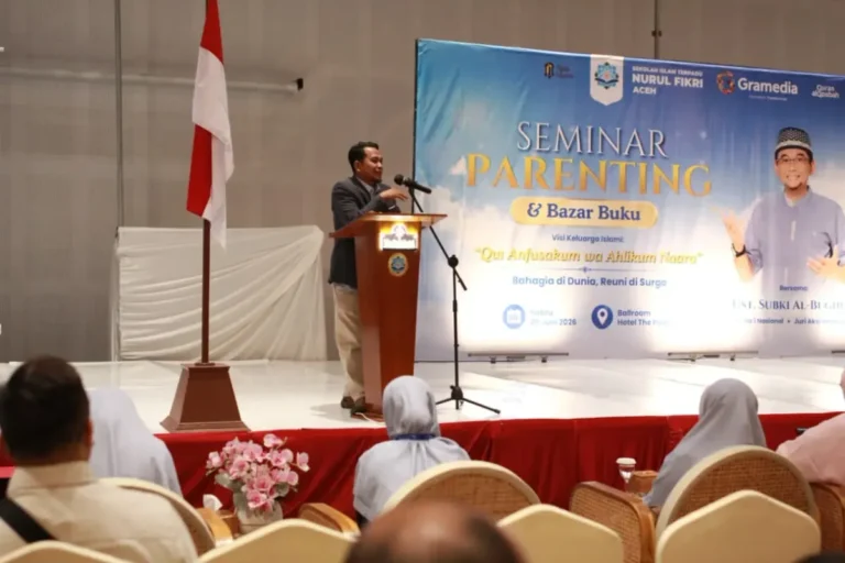Dai Nasional Isi Kegiatan Seminar Parenting SIT Nurul Fikri Aceh
