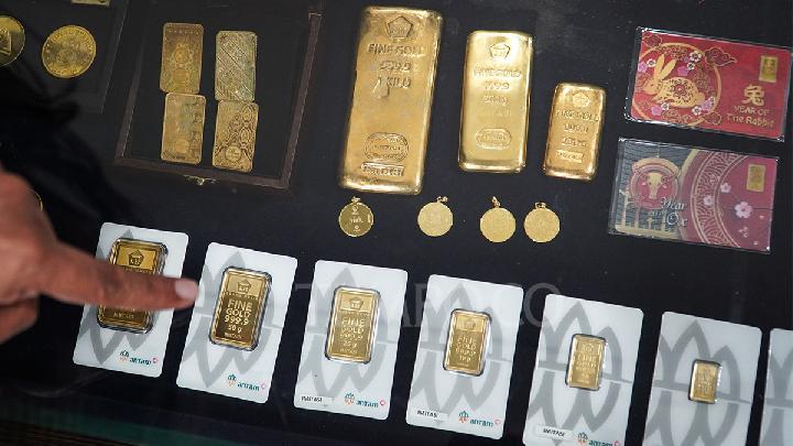 Harga Emas Antam, UBS dan Galeri 24 Hari Ini Turun