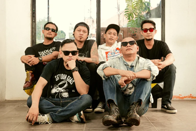 Tenholes Rilis Maxi Single Membakar Malam