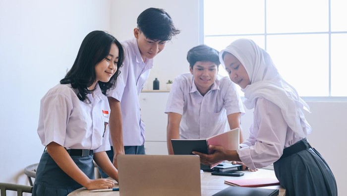 FKSS Jabar Soroti Mekanisme Penyaluran 77 Ribu Siswa ke Swasta