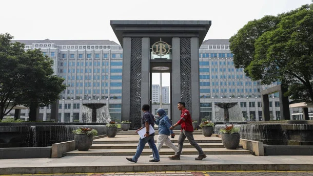 Manuver Putar Balik Bank Sentral dan Rencana Bisnis DNAR hingga BBCA