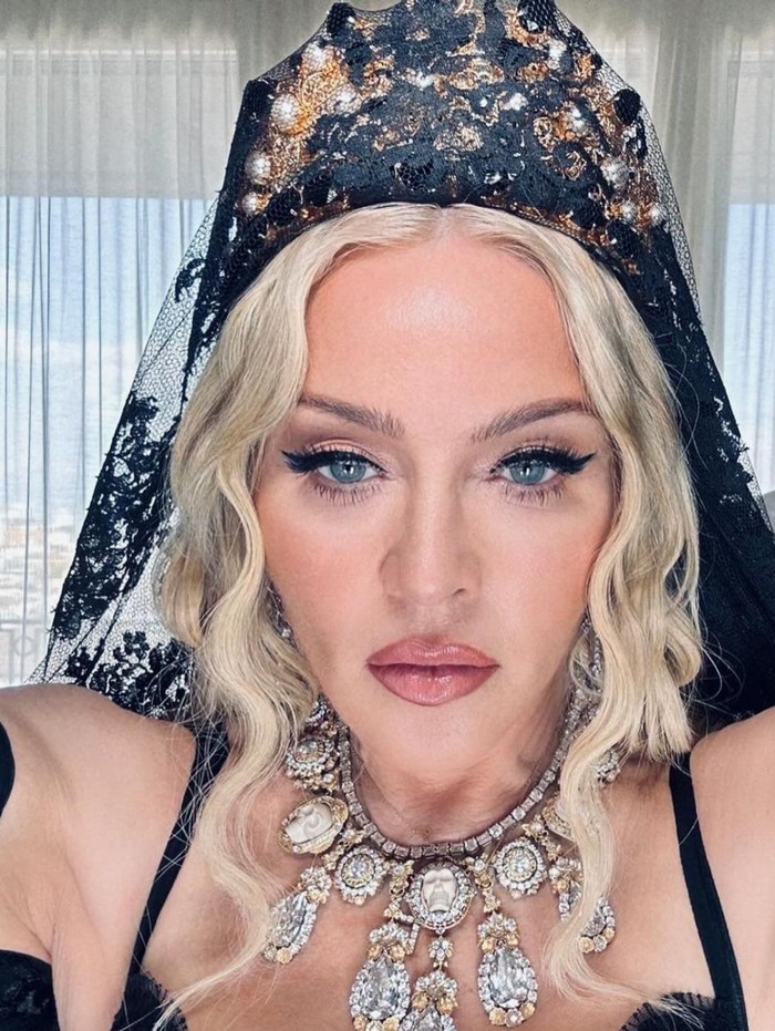 Madonna: Algoritma dan AI Membunuh Keberanian Seniman Berkarya